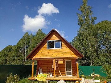 Сруб бани с мансардой 25 м²