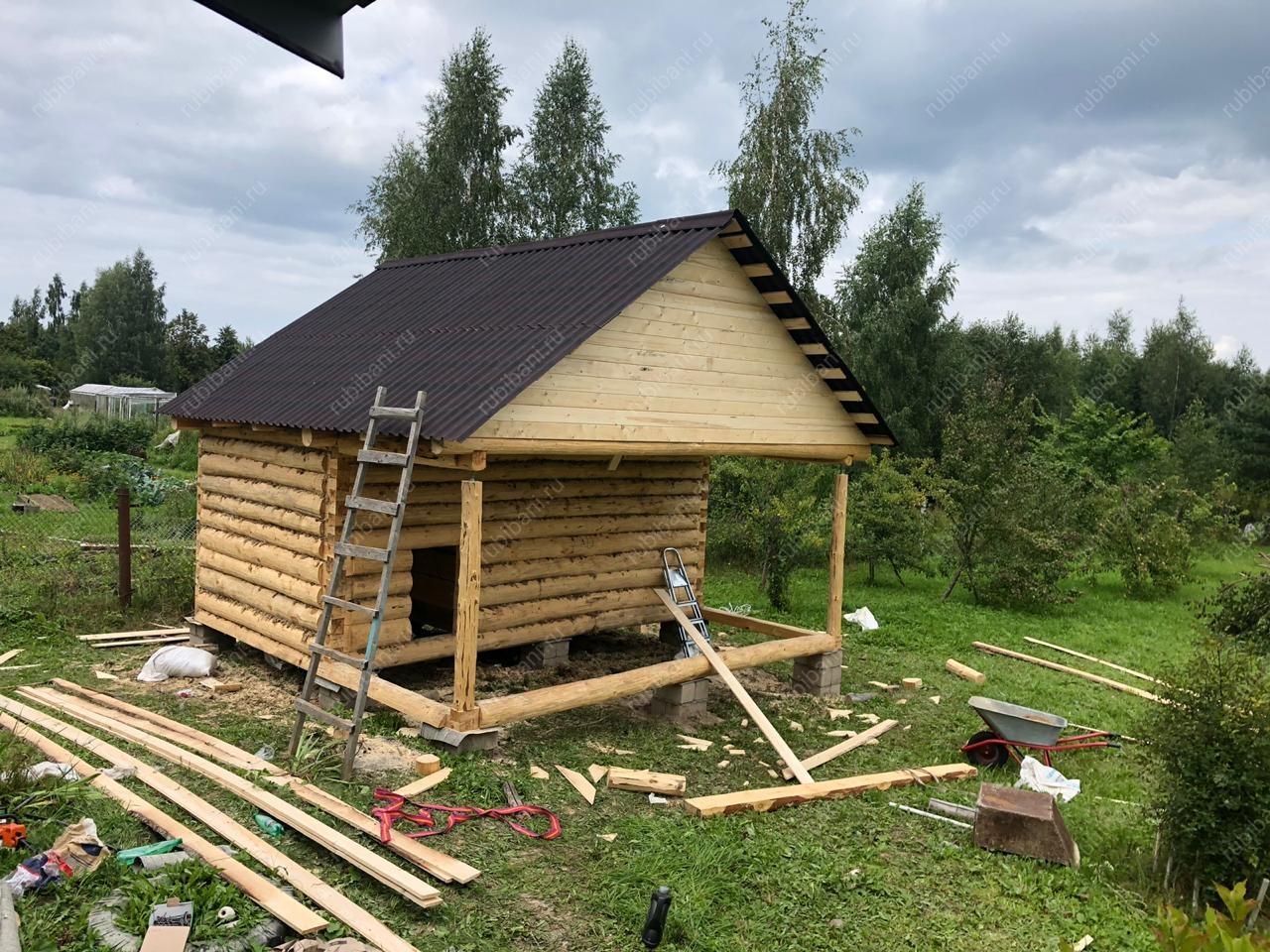 Баня из бревна 3 на 5 с террасой — фото 1 Баня из бревна 3 на 5 с террасой — фото 1